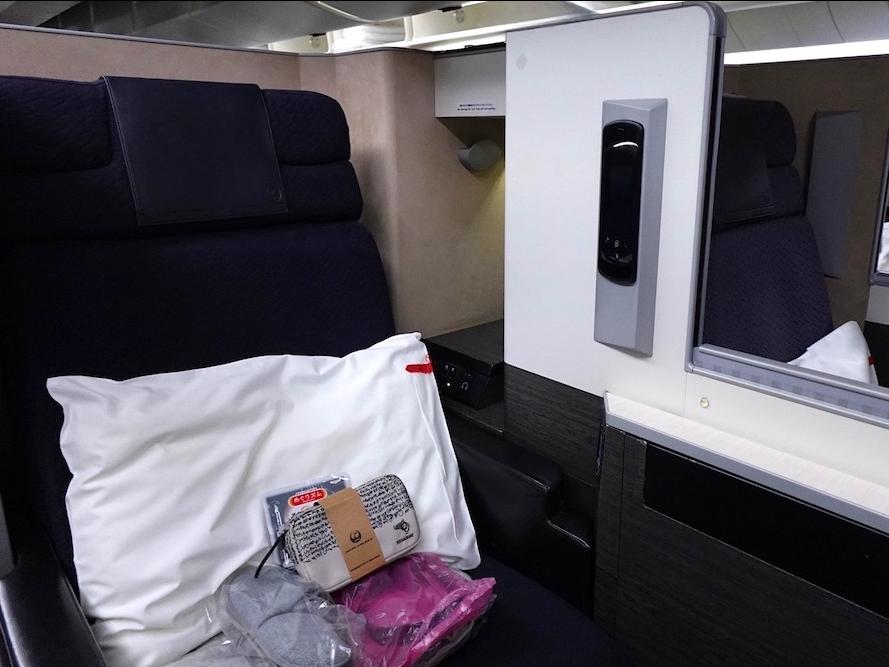 日本航空・ビジネスクラス搭乗記：ロサンゼルス国際空港発、羽田空港行き