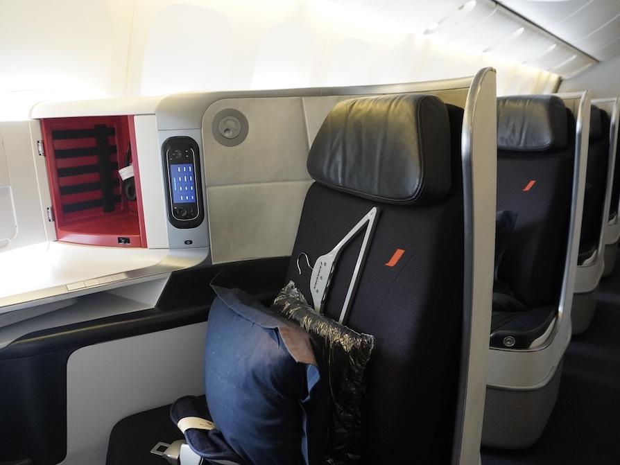 エールフランス・ビジネスクラス搭乗記：関空発、シャルル・ド・ゴール空港行き