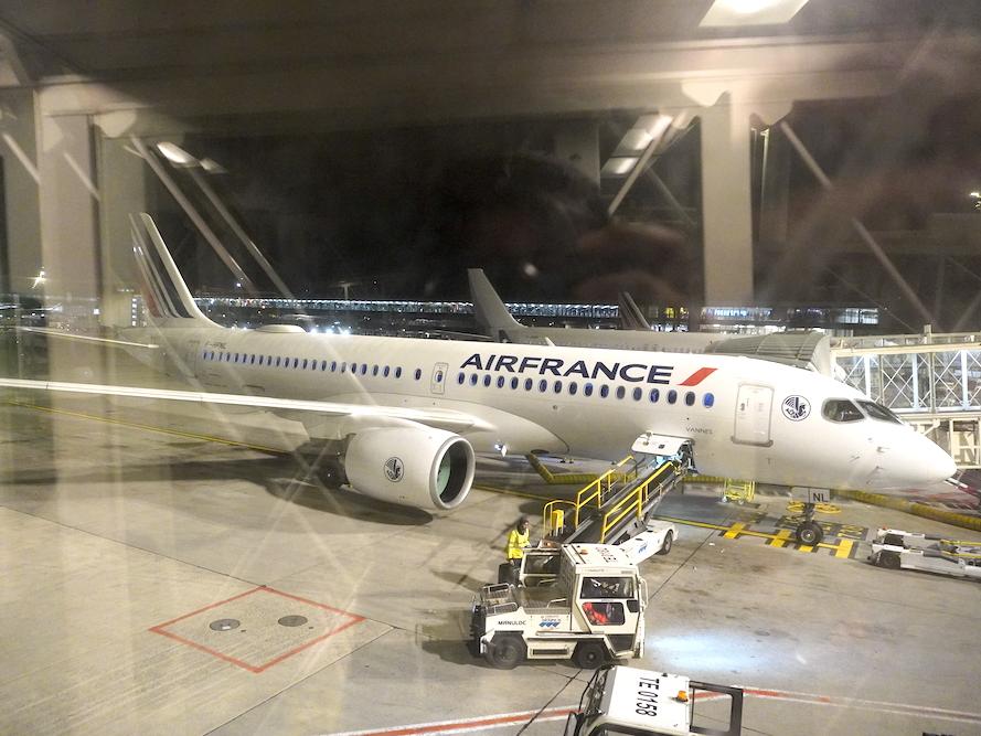 エールフランス・ビジネスクラス搭乗記：シャルル・ド・ゴール空港発、バルセロナ空港行き