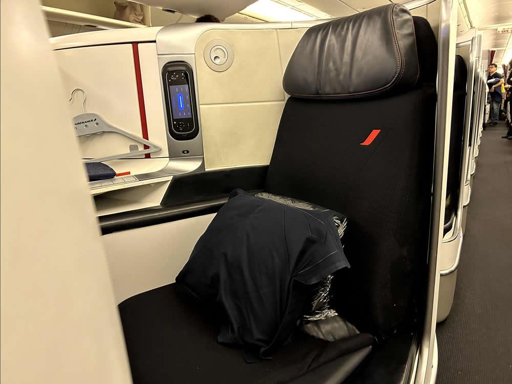 エールフランス・ビジネスクラス搭乗記：シャルル・ド・ゴール空港発、羽田空港行き