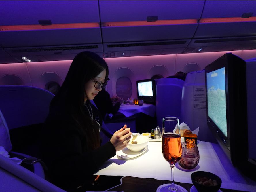 カタール航空・ビジネスクラス搭乗記：関空発、ドーハ・ハマド国際空港行き