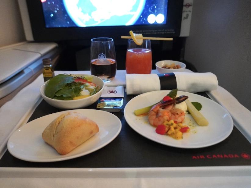 エアカナダ・ビジネスクラス搭乗記：関空発、バンクーバー国際空港行き