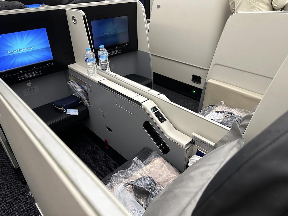 大韓航空・ビジネスクラス搭乗記：スペイン・マドリード空港発、仁川国際空港行き