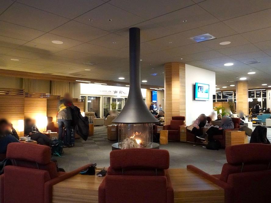 アイスランド・ケプラヴィーク国際空港のラウンジ「Icelandair Saga Lounge」