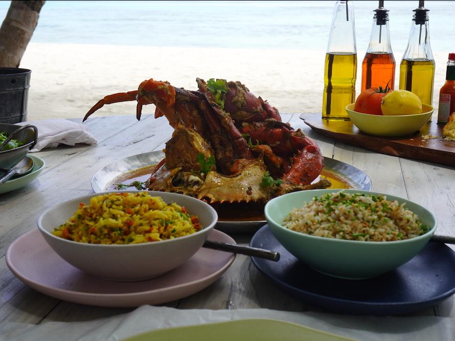 モルディブの水上リゾート「ソネバジャニ」のレストラン「Crab Shack」でのランチ