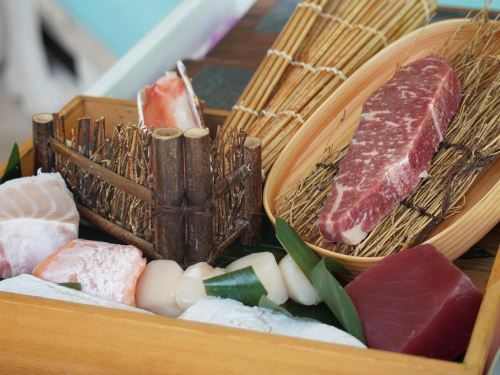 モルディブの水上リゾート「ソネバジャニ」のインルームダイニング：In-Villa Omakase