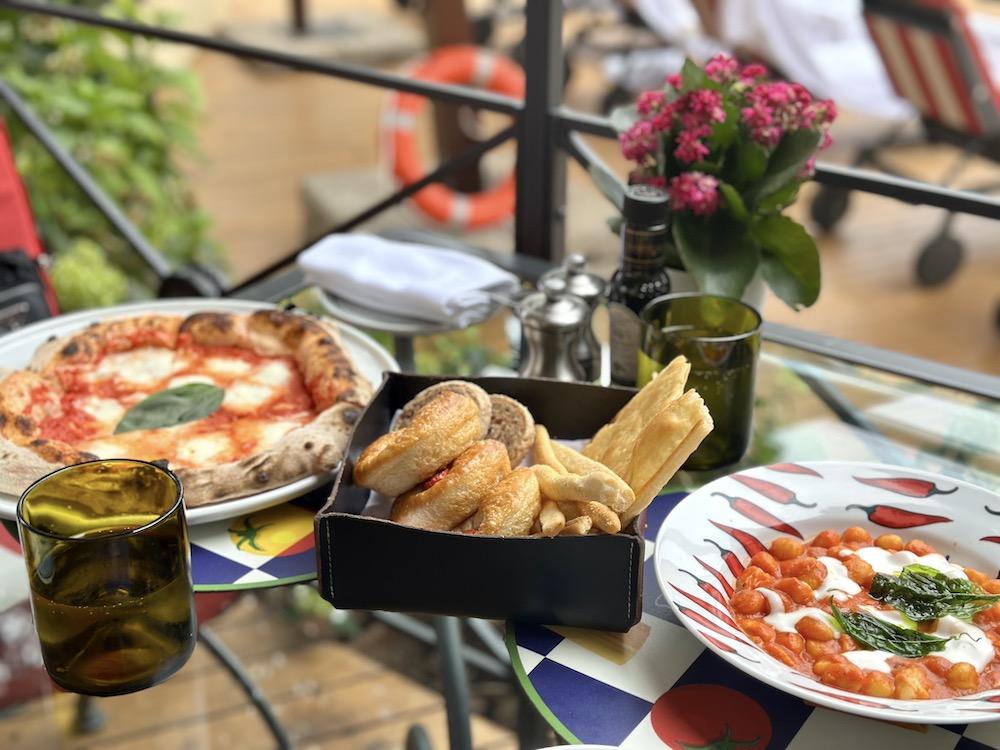イタリアのホテル「フォーシーズンズ ホテル フィレンツェ」でのランチ