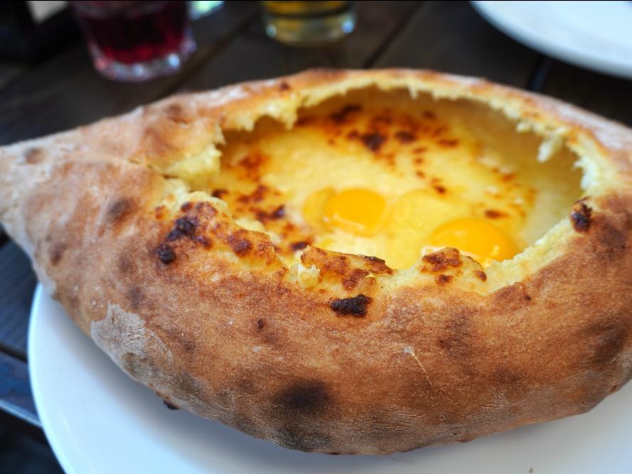 ジョージア・バトゥミのレストラン「Acharuli Khachapuri House」