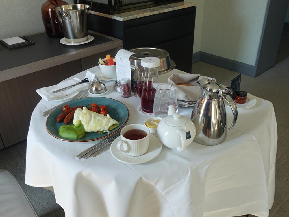 映画「プリティ・ウーマン」の朝食：ビバリーヒルズのホテル「ビバリー ウィル シャー ア フォーシーズンズ ホテル」
